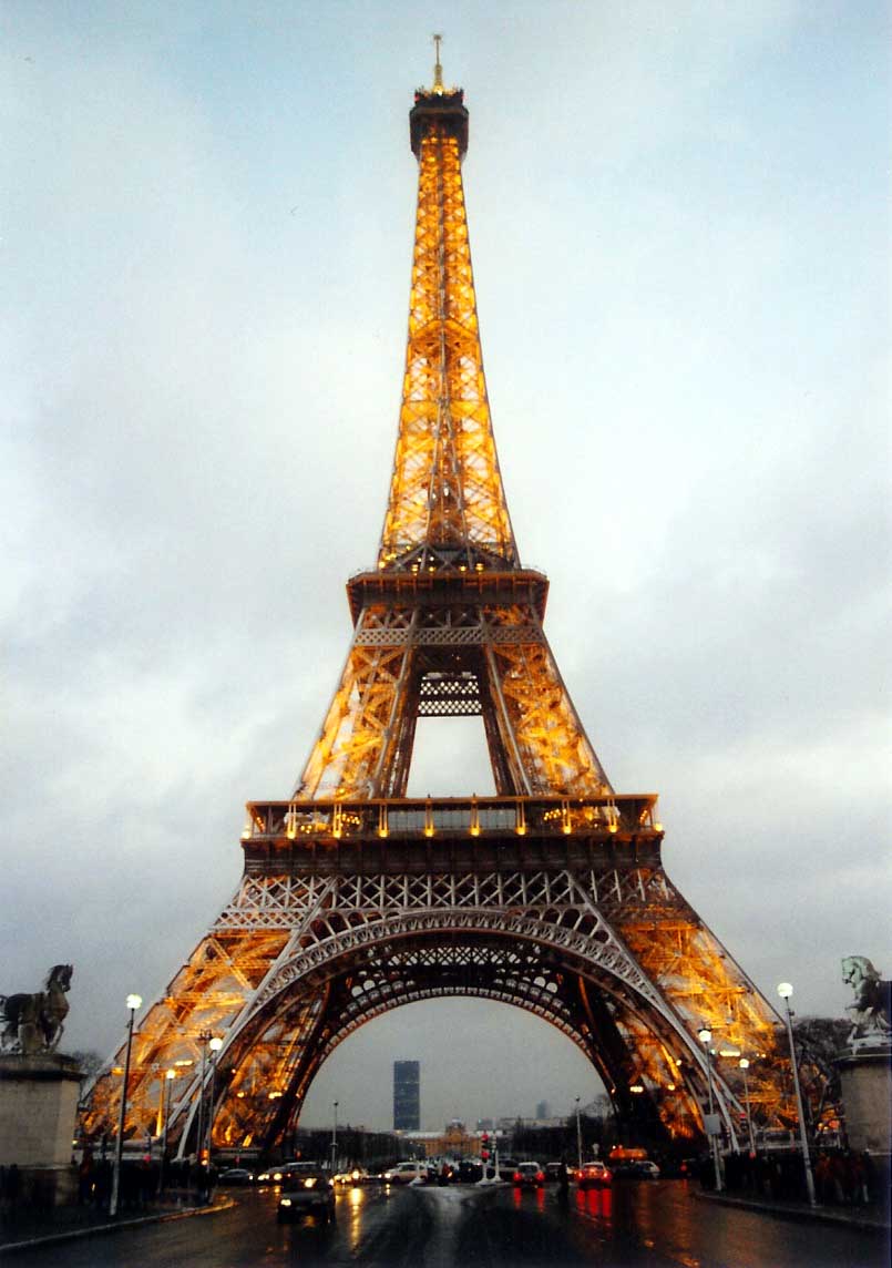Tour Eiffel sous la neige