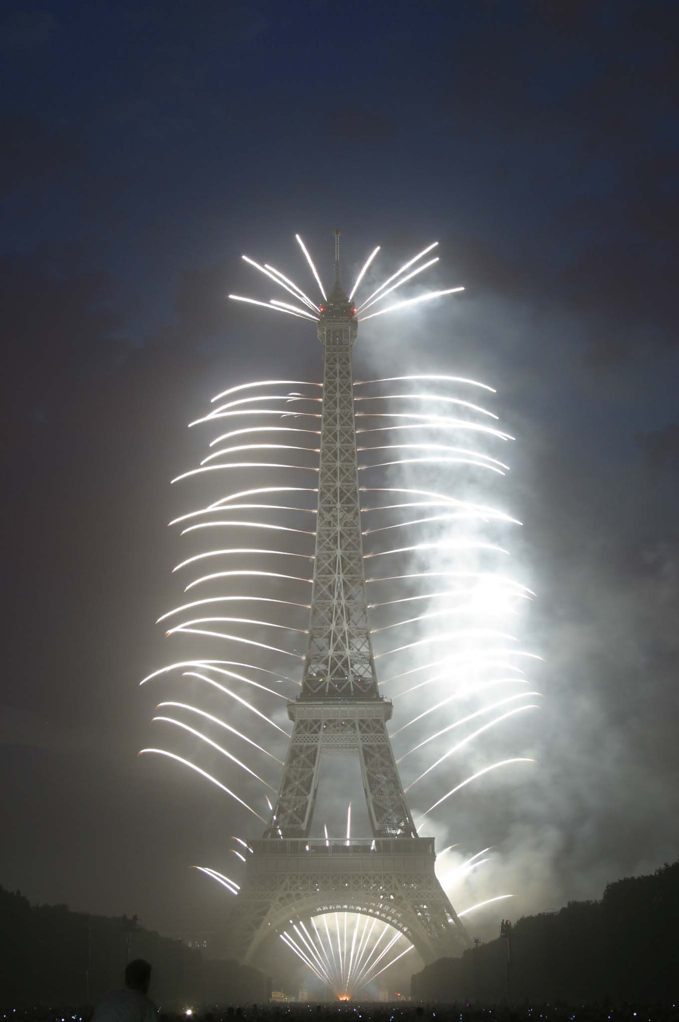 Tour Eiffel en blanc