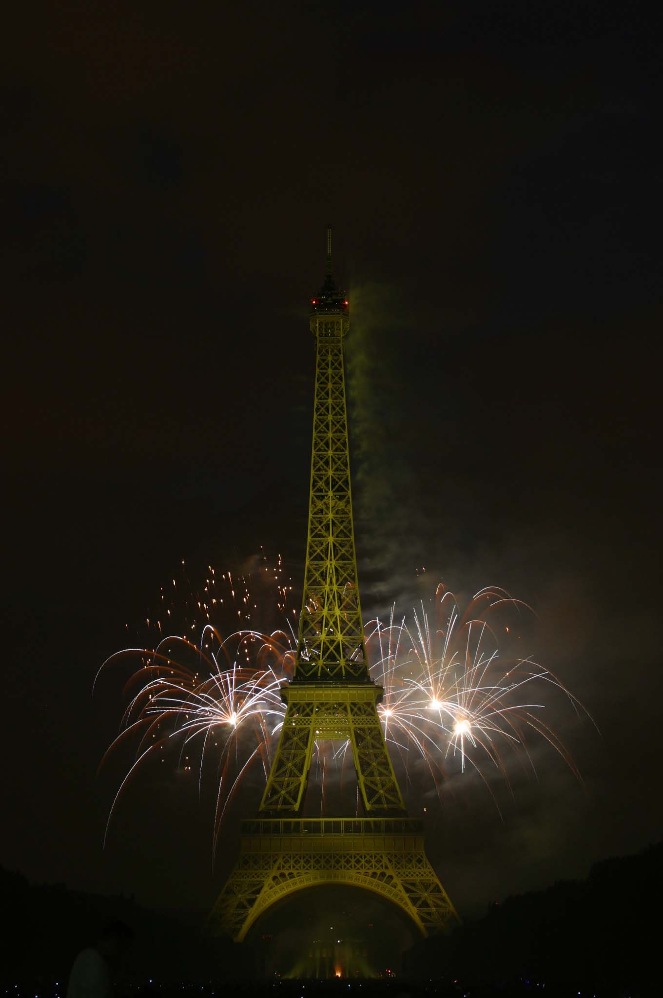 Tour Eiffel en jaune